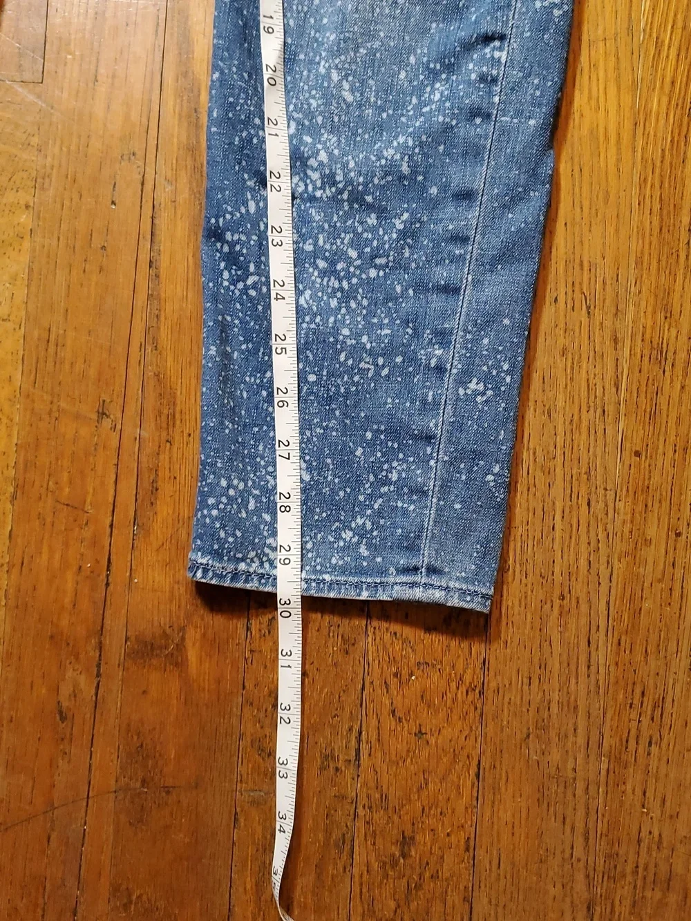 Rock & Republic Blue Skinny Jeans with White Paint-Splatter